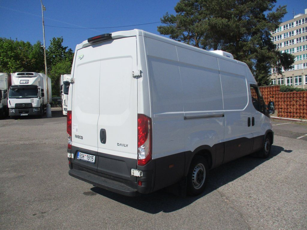 Refrigerated delivery van Iveco Daily 35S16 2.3L: picture 7