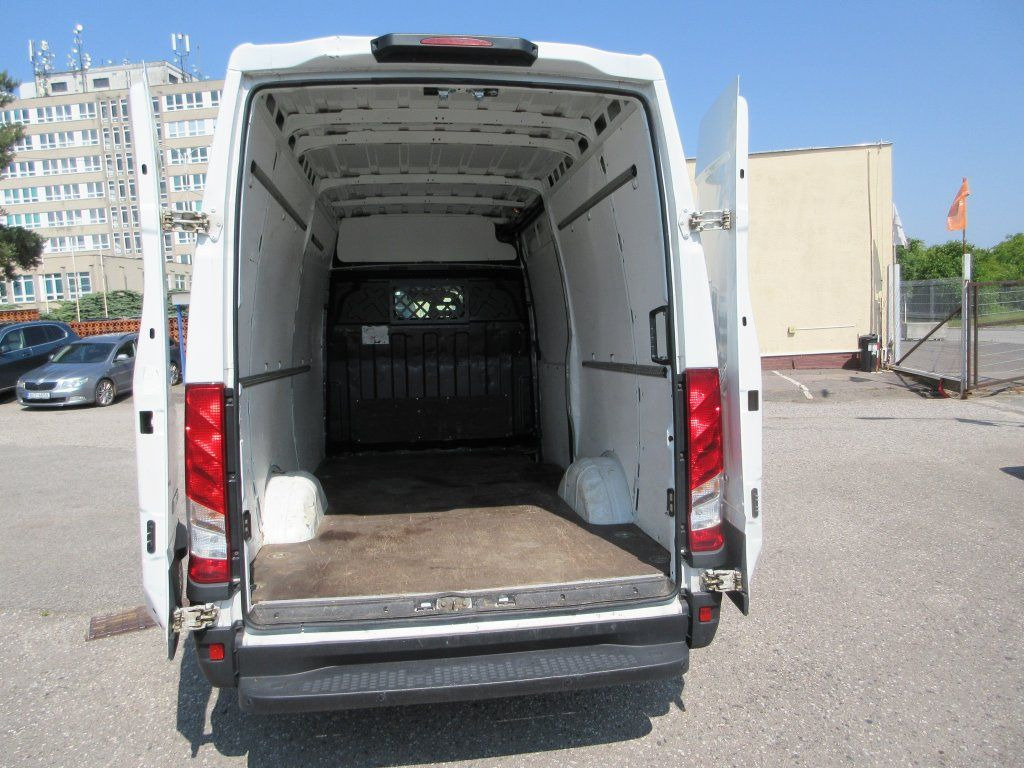 Iveco Daily 35S16 - Panel van: picture 4 Iveco Daily 35S16 - Panel van: picture 4