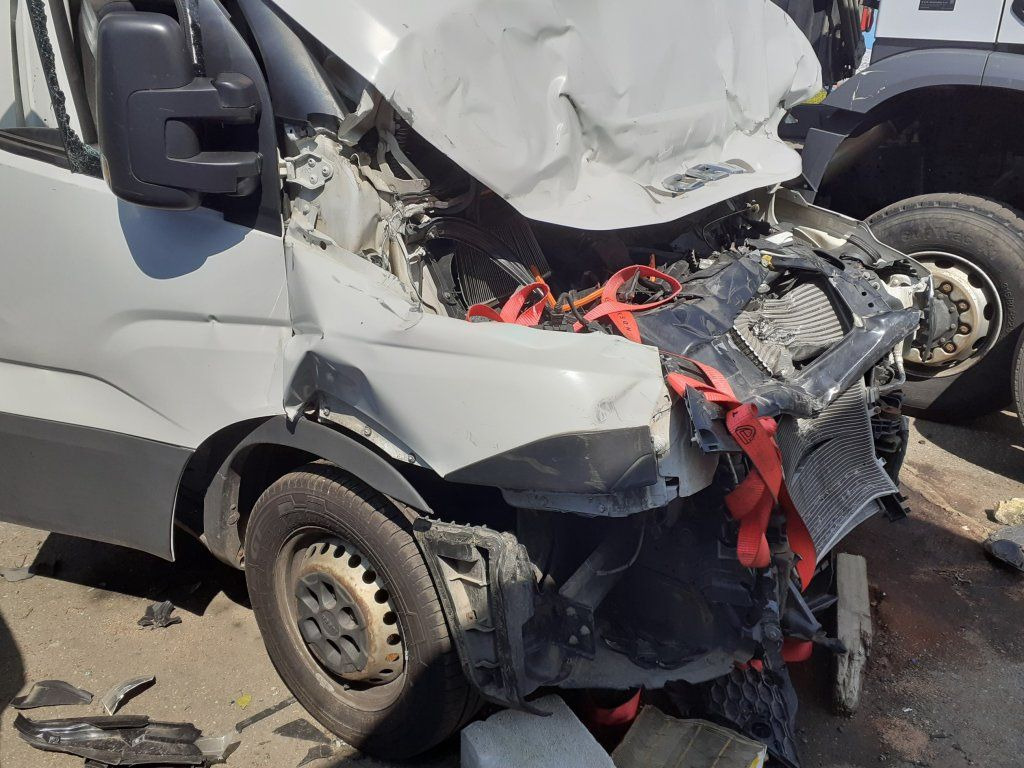 Iveco Daily 35S16 maxi Damaged - Panel van: picture 3 Iveco Daily 35S16 maxi Damaged - Panel van: picture 3