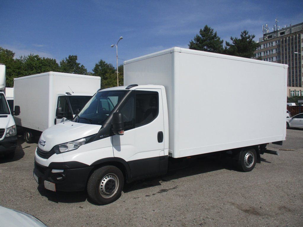 Iveco Daily 35S16 mit LBW - Closed box van: picture 1 Iveco Daily 35S16 mit LBW - Closed box van: picture 1