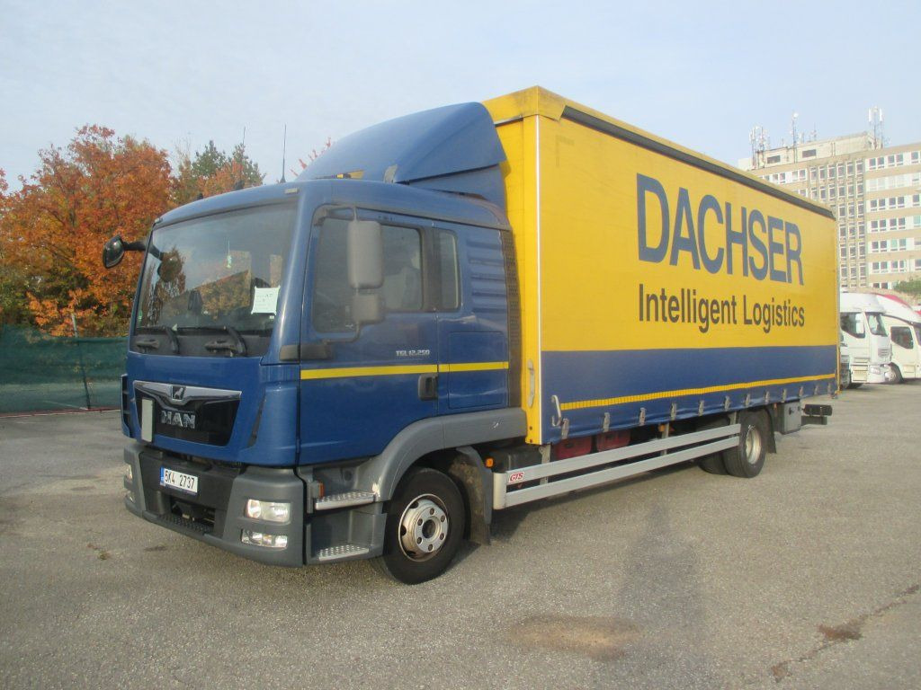 MAN TGL 12.250 - Curtain side truck: picture 1 MAN TGL 12.250 - Curtain side truck: picture 1