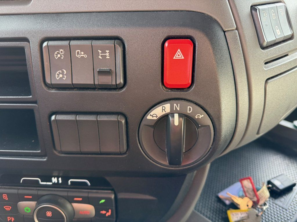 Tractor truck DAF XF480 Superspacecab SSC lowdeck: picture 16 Tractor truck DAF XF480 Superspacecab SSC lowdeck: picture 16