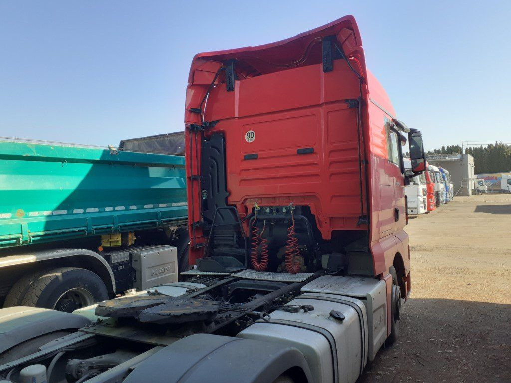 MAN TGX18.460 XLX Motorschaden/engine damage - Tractor truck: picture 4 MAN TGX18.460 XLX Motorschaden/engine damage - Tractor truck: picture 4
