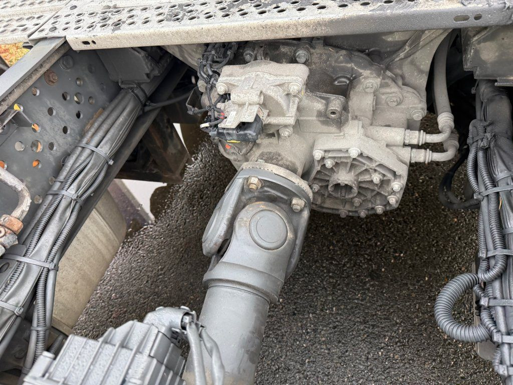 Tractor truck Mercedes-Benz 1845 Actros EURO 6: picture 10 Tractor truck Mercedes-Benz 1845 Actros EURO 6: picture 10