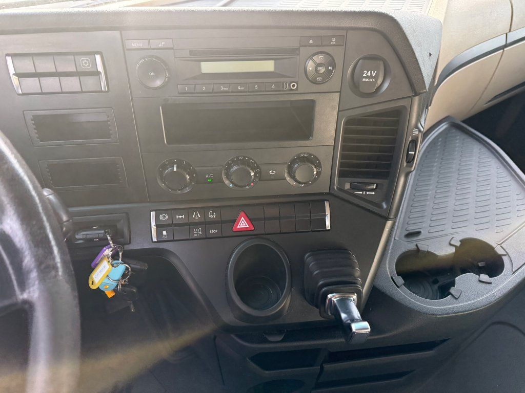 Tractor truck Mercedes-Benz 1845 Actros EURO 6: picture 16 Tractor truck Mercedes-Benz 1845 Actros EURO 6: picture 16