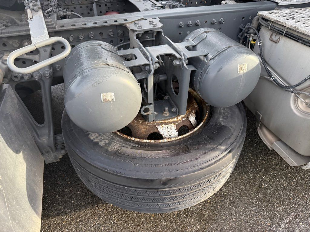 Tractor truck Mercedes-Benz 1845 Actros EURO 6: picture 11 Tractor truck Mercedes-Benz 1845 Actros EURO 6: picture 11