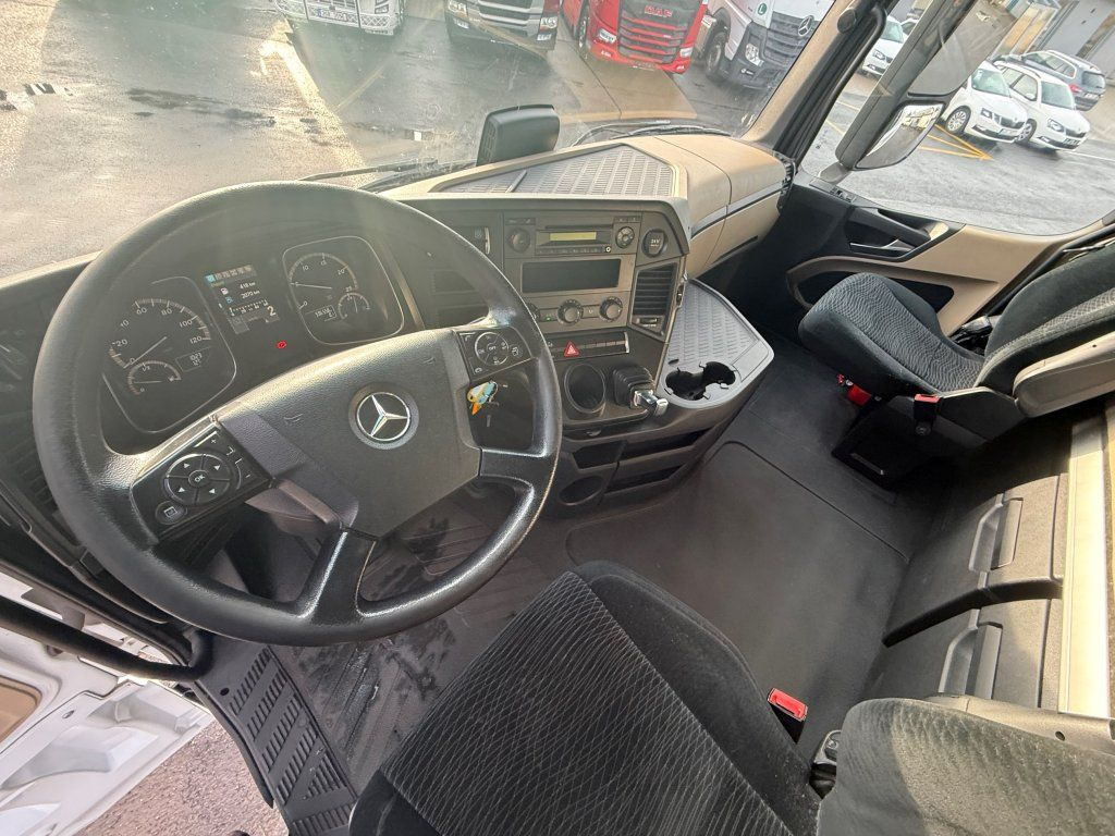 Tractor truck Mercedes-Benz 1845 Actros EURO 6: picture 14 Tractor truck Mercedes-Benz 1845 Actros EURO 6: picture 14