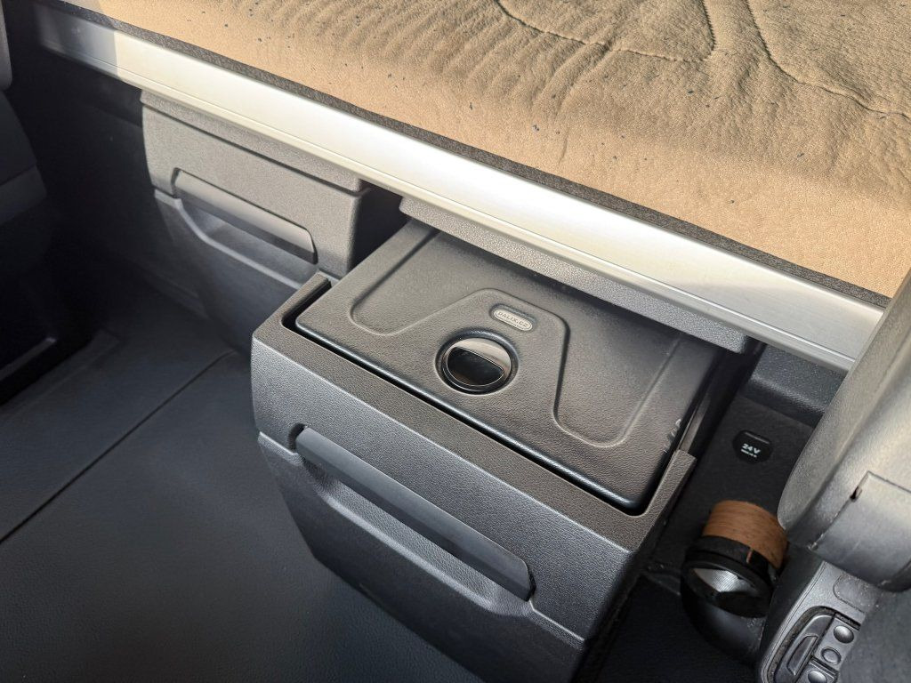 Tractor truck Mercedes-Benz 1845 Actros EURO 6: picture 15 Tractor truck Mercedes-Benz 1845 Actros EURO 6: picture 15