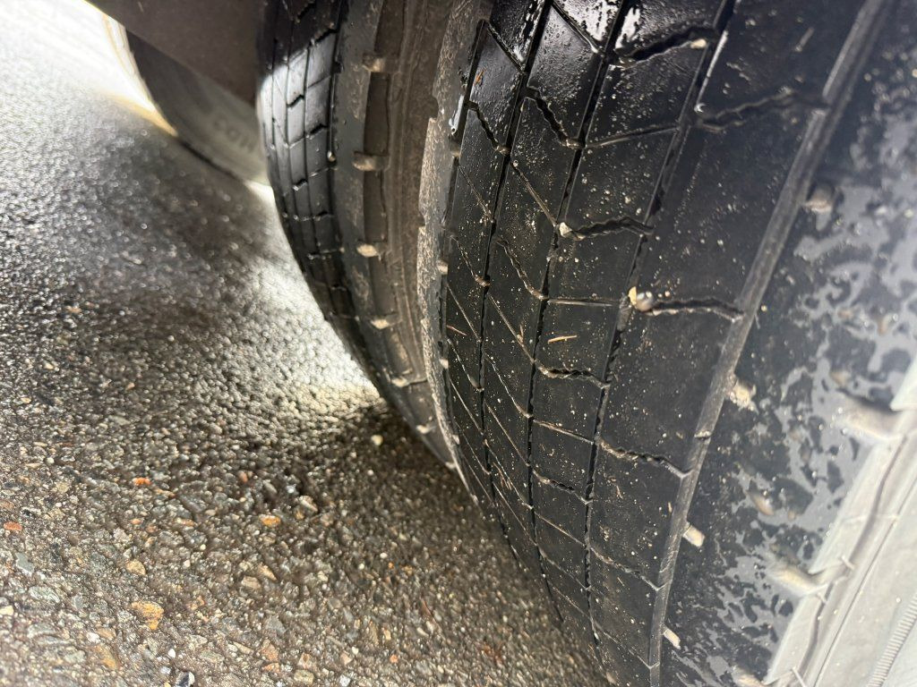 Tractor truck Mercedes-Benz 1845 Actros EURO 6: picture 8 Tractor truck Mercedes-Benz 1845 Actros EURO 6: picture 8