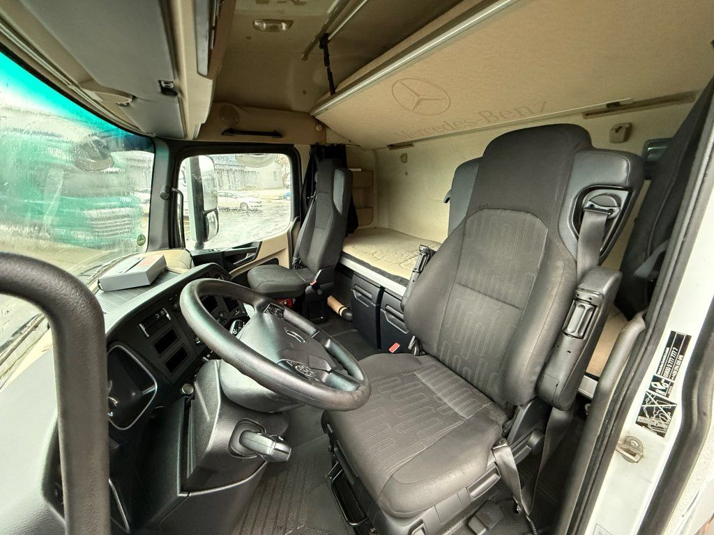 Tractor truck Mercedes-Benz 1845 Actros EURO 6 MEGA/lowdeck: picture 9