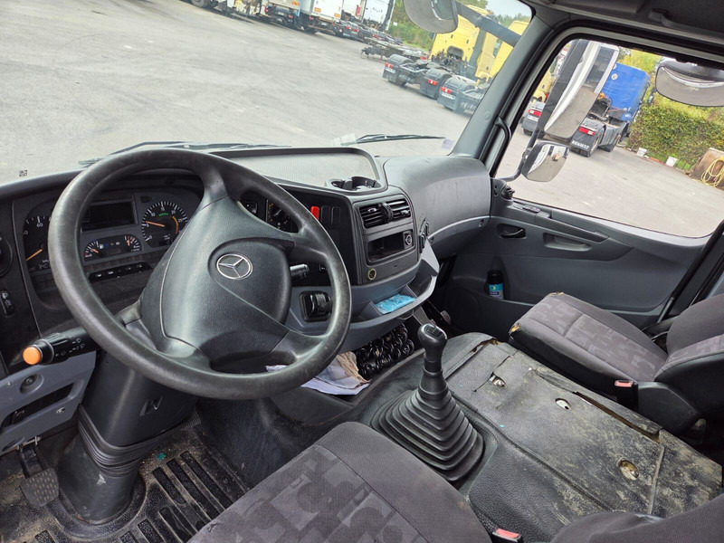 Mercedes-Benz Axor 1829 - full steel/lames - Curtain side truck: picture 5 Mercedes-Benz Axor 1829 - full steel/lames - Curtain side truck: picture 5