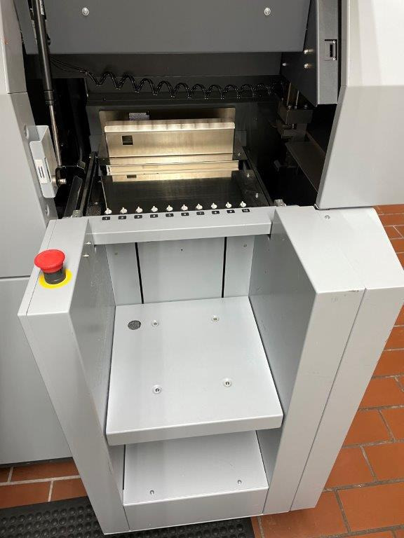 Horizon HT-30 C automatic rotary three-knife trimmer - Paper cutting machine: picture 4 Horizon HT-30 C automatic rotary three-knife trimmer - Paper cutting machine: picture 4