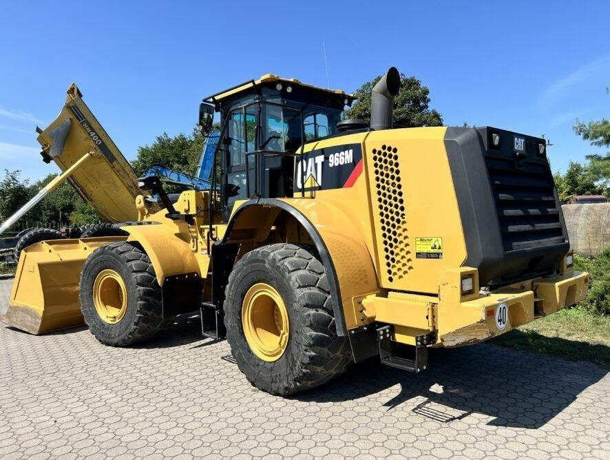 CAT 966M - Wheel loader: picture 2 CAT 966M - Wheel loader: picture 2