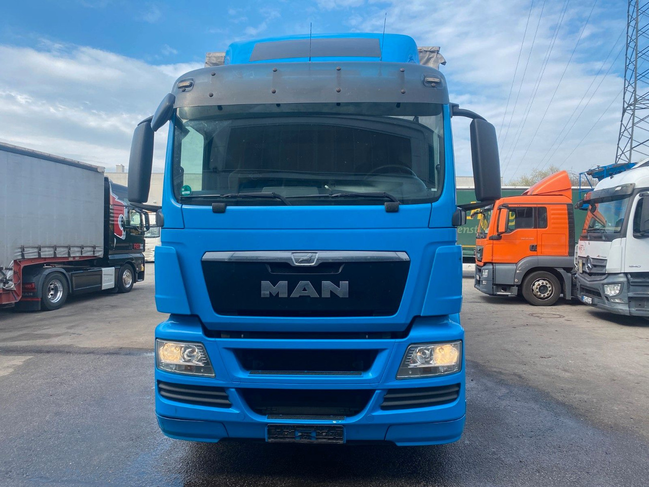 MAN 18.400 8m Lang/10t Nutzlast/2 Stück MAN 18.400 kein 18.440 2 x - Curtain side truck: picture 5 MAN 18.400 8m Lang/10t Nutzlast/2 Stück MAN 18.400 kein 18.440 2 x - Curtain side truck: picture 5