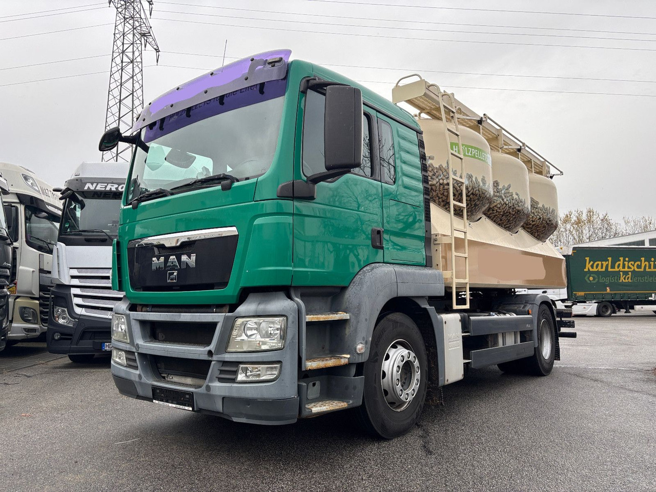 MAN TGS 18.440 Silo/Waage/Kompressor/40m Schlauch - Tanker truck: picture 3 MAN TGS 18.440 Silo/Waage/Kompressor/40m Schlauch - Tanker truck: picture 3