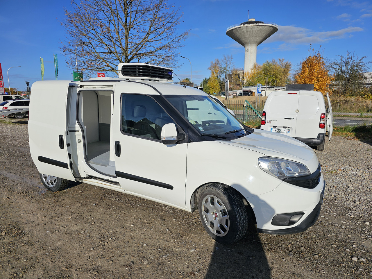 Refrigerated delivery van FIAT DOBLO LONG CHLODNIA carrier KLIMA  EURO6 [ Copy ]: picture 13