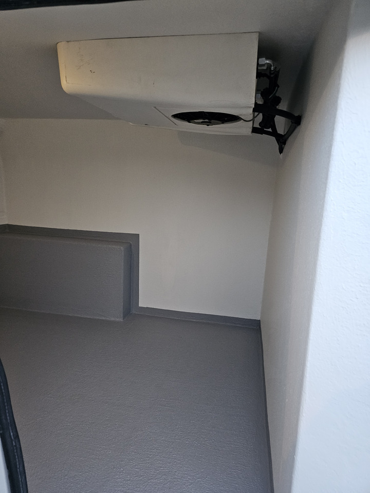 Refrigerated delivery van FIAT DOBLO LONG CHLODNIA carrier KLIMA  EURO6 [ Copy ]: picture 7