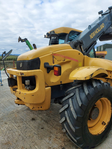 2000 New Holland LM420 - Telescopic handler: picture 4 2000 New Holland LM420 - Telescopic handler: picture 4