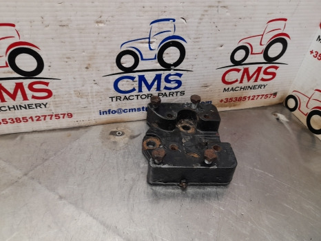 Fender Case New Holland Mxu, Tsa, Tla, Jxu Mxu100 Front Mudguard Bracket Lhs 5198881: picture 1