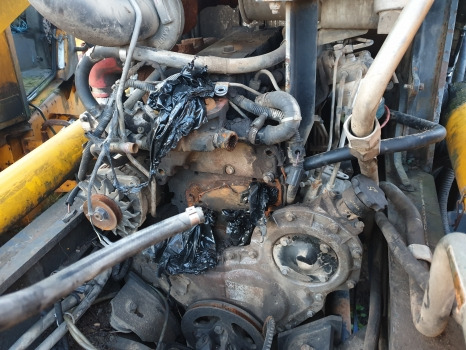 Fermec 760 Perkins 1948/2200 Complete Engine For Parts Aq31425 Zz50281 ,zz90145 - Engine: picture 3 Fermec 760 Perkins 1948/2200 Complete Engine For Parts Aq31425 Zz50281 ,zz90145 - Engine: picture 3