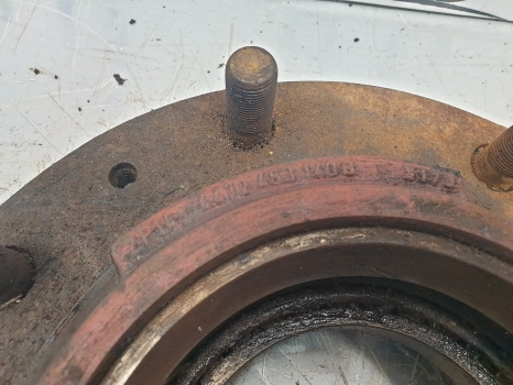 John Deere 3040 Zf Apl345/350 Front Axle Hub Bolt Plate 4472353140, L40207 - Hub for Farm tractor: picture 3 John Deere 3040 Zf Apl345/350 Front Axle Hub Bolt Plate 4472353140, L40207 - Hub for Farm tractor: picture 3