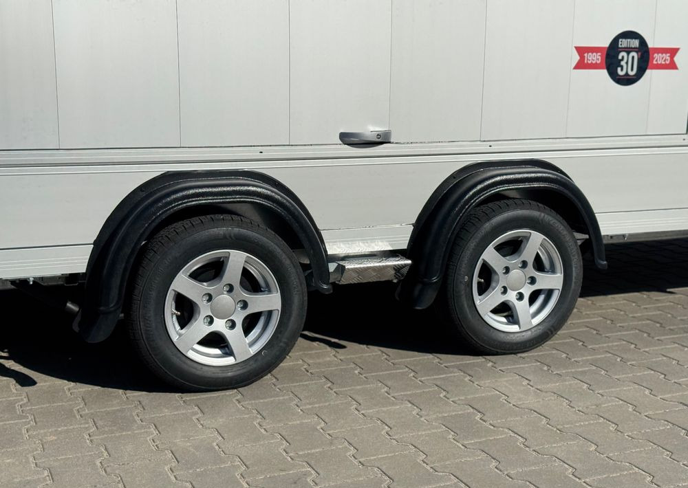New Autotransporter trailer DEBON C2000 - zamknięta przyczepa do przewozu aut, 550 x 215 cm, 3500kg, felgi ALU, wciągarka elektryczna: picture 8