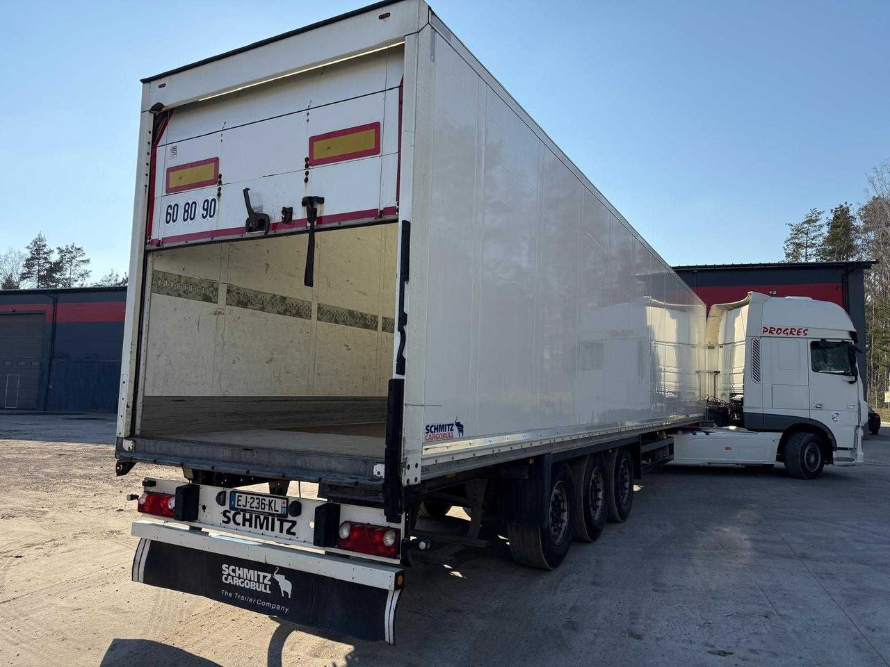 Schmitz Izoterma Kontener Box, 2017r, roleta , 481083 km , z Francji - Isothermal semi-trailer: picture 2 Schmitz Izoterma Kontener Box, 2017r, roleta , 481083 km , z Francji - Isothermal semi-trailer: picture 2