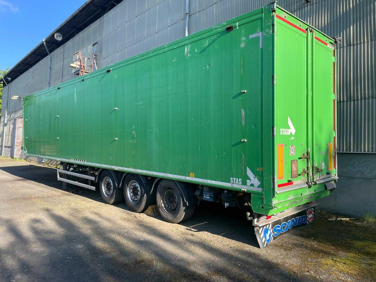 Stas ruchoma podłoga 92m3, 2014 rok,SAF,Pilot radio.ster,podnoszona oś - Closed box semi-trailer: picture 2 Stas ruchoma podłoga 92m3, 2014 rok,SAF,Pilot radio.ster,podnoszona oś - Closed box semi-trailer: picture 2
