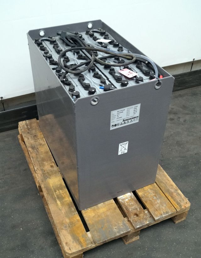 Jungheinrich unknown | Battery 48V620Ah 48 4PZS620  year 4/2021 933 kg dimension Battery 48V620Ah 48 4PZS620  year 4/2021 933 kg dimensions 83,5x52,5x78,5cm sn. C8122448 - Battery for Material handling equipment: picture 1 Jungheinrich unknown | Battery 48V620Ah 48 4PZS620  year 4/2021 933 kg dimension Battery 48V620Ah 48 4PZS620  year 4/2021 933 kg dimensions 83,5x52,5x78,5cm sn. C8122448 - Battery for Material handling equipment: picture 1