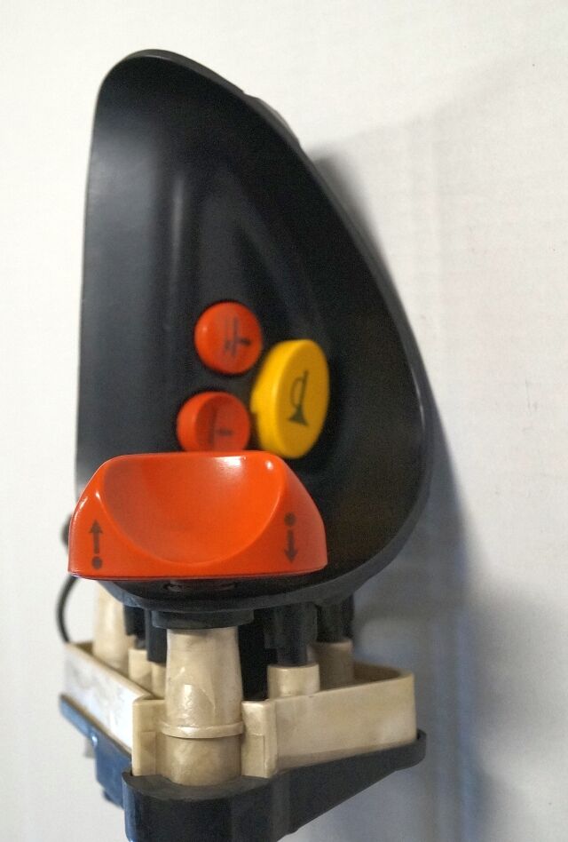 Linde 1443605100 | Rijschakelaar Control handle Control module - Electrical system for Material handling equipment: picture 2 Linde 1443605100 | Rijschakelaar Control handle Control module - Electrical system for Material handling equipment: picture 2