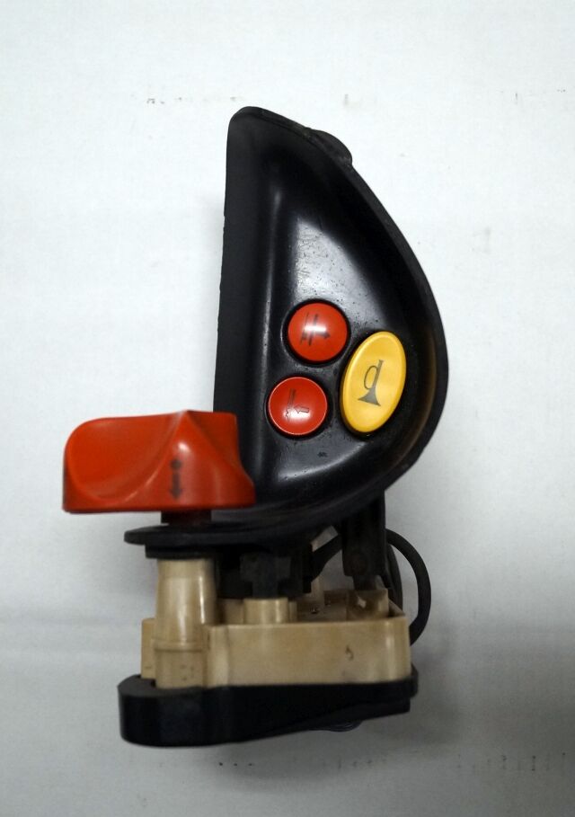 Linde 1443605100 | Rijschakelaar Control handle Control module - Electrical system for Material handling equipment: picture 2 Linde 1443605100 | Rijschakelaar Control handle Control module - Electrical system for Material handling equipment: picture 2