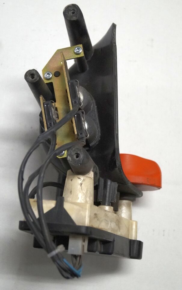 Linde 1443605100 | Rijschakelaar Control handle Control module - Electrical system for Material handling equipment: picture 3 Linde 1443605100 | Rijschakelaar Control handle Control module - Electrical system for Material handling equipment: picture 3