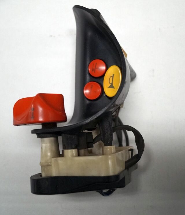 Linde 1443605100 | Rijschakelaar Control handle Control module - Electrical system for Material handling equipment: picture 1 Linde 1443605100 | Rijschakelaar Control handle Control module - Electrical system for Material handling equipment: picture 1