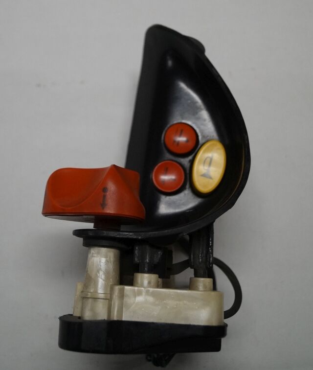 Linde 1443605100 | Rijschakelaar Control handle Control module - Electrical system for Material handling equipment: picture 2 Linde 1443605100 | Rijschakelaar Control handle Control module - Electrical system for Material handling equipment: picture 2