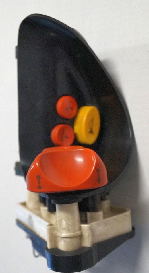 Linde 1443605100 | Rijschakelaar Control handle Control module - Electrical system for Material handling equipment: picture 1 Linde 1443605100 | Rijschakelaar Control handle Control module - Electrical system for Material handling equipment: picture 1