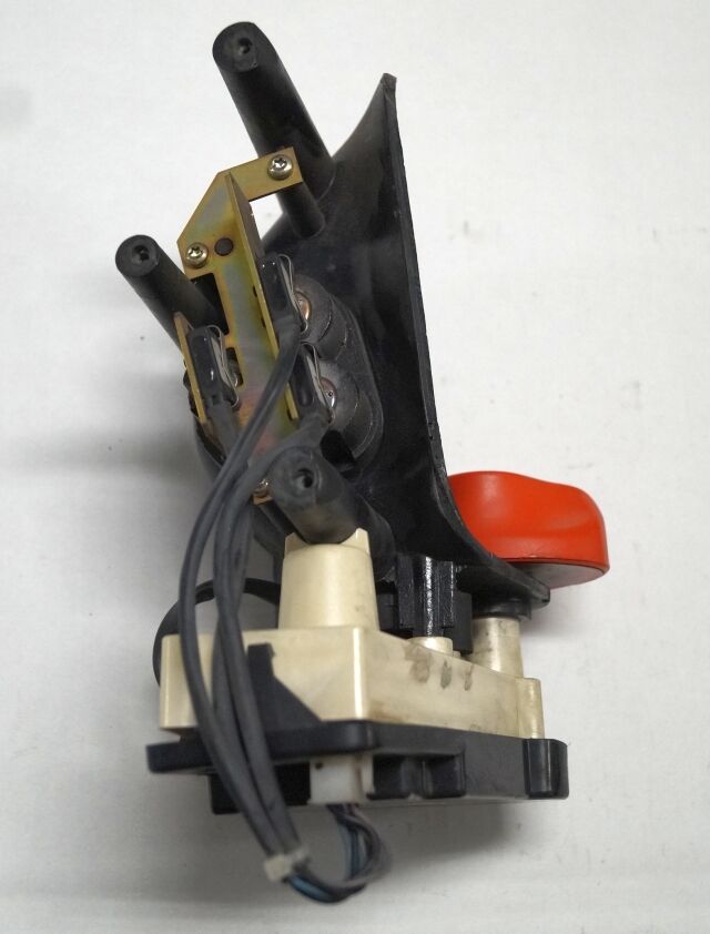 Linde 1443605100 | Rijschakelaar Control handle Control module - Electrical system for Material handling equipment: picture 4 Linde 1443605100 | Rijschakelaar Control handle Control module - Electrical system for Material handling equipment: picture 4
