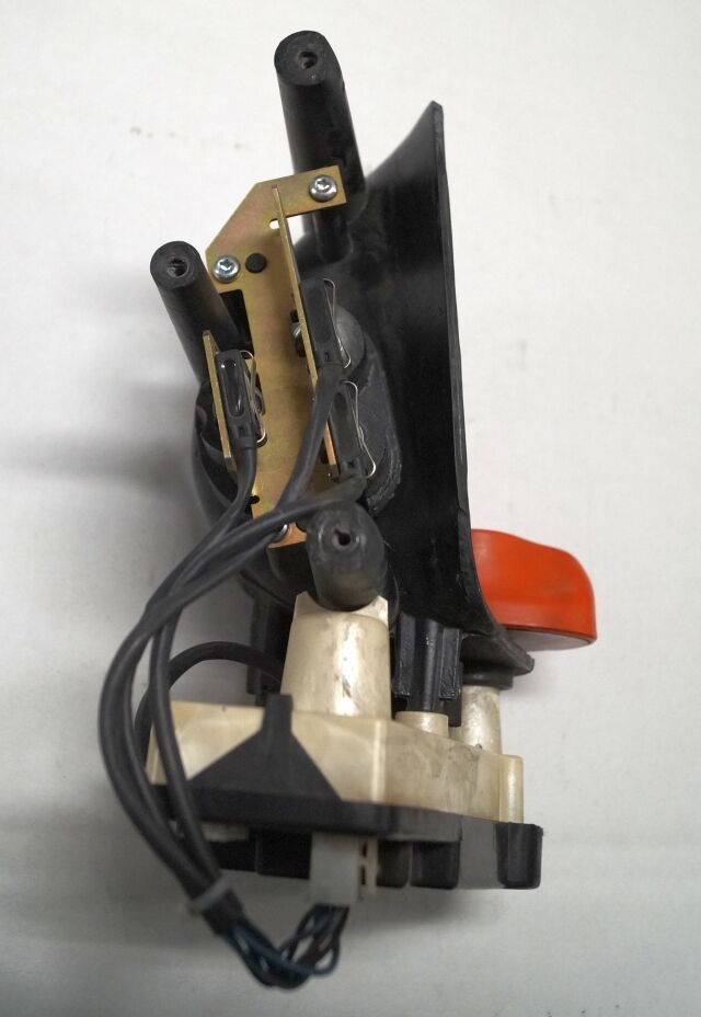 Linde 1443605100 | Rijschakelaar Control handle Control module - Electrical system for Material handling equipment: picture 3 Linde 1443605100 | Rijschakelaar Control handle Control module - Electrical system for Material handling equipment: picture 3