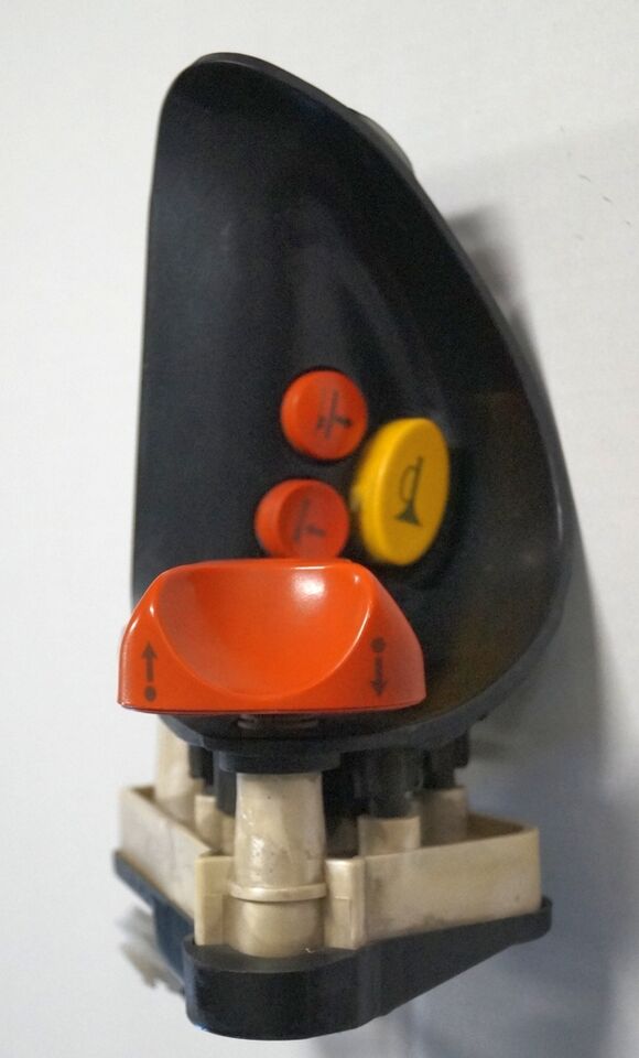 Linde 1443605100 | Rijschakelaar Control handle Control module - Electrical system for Material handling equipment: picture 2 Linde 1443605100 | Rijschakelaar Control handle Control module - Electrical system for Material handling equipment: picture 2