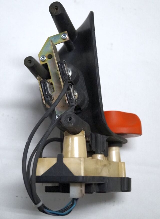 Linde 1443605100 | Rijschakelaar Control handle Control module - Electrical system for Material handling equipment: picture 3 Linde 1443605100 | Rijschakelaar Control handle Control module - Electrical system for Material handling equipment: picture 3