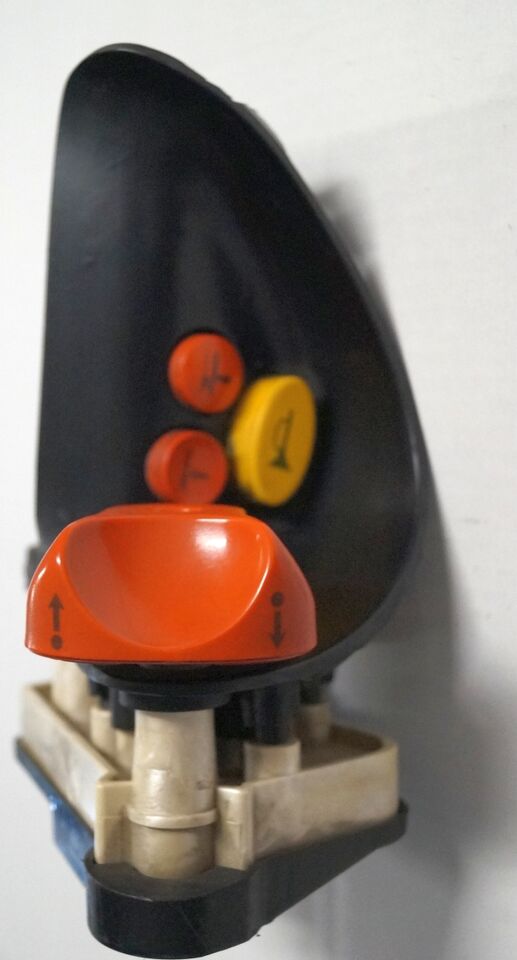 Linde 1443605100 | Rijschakelaar Control handle Control module - Electrical system for Material handling equipment: picture 2 Linde 1443605100 | Rijschakelaar Control handle Control module - Electrical system for Material handling equipment: picture 2