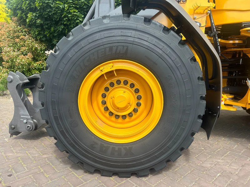 New Wheel loader Volvo L90 H2 2025: picture 17