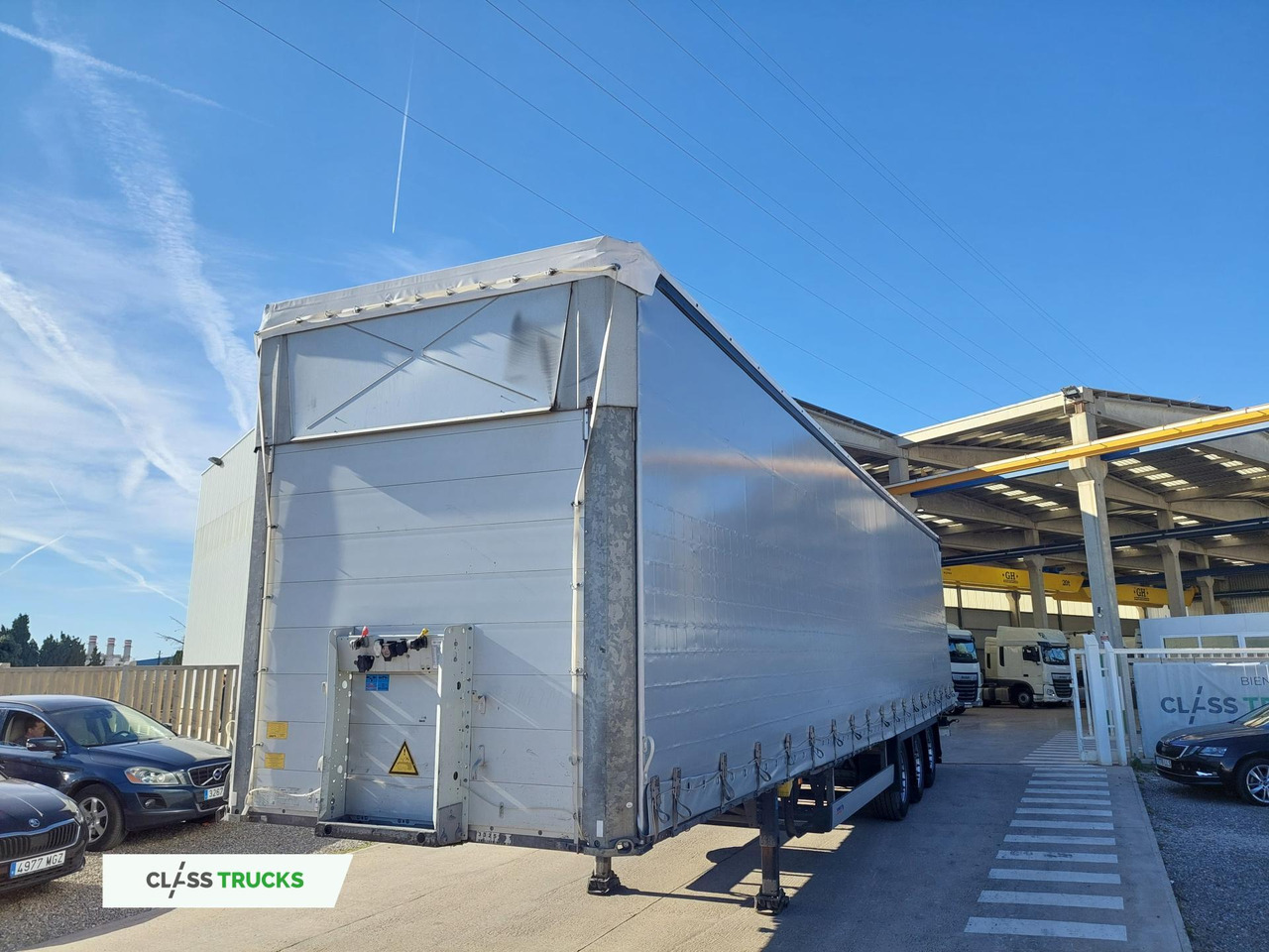 Schmitz Cargobull SCS24/L Varios - Curtainsider semi-trailer: picture 1 Schmitz Cargobull SCS24/L Varios - Curtainsider semi-trailer: picture 1