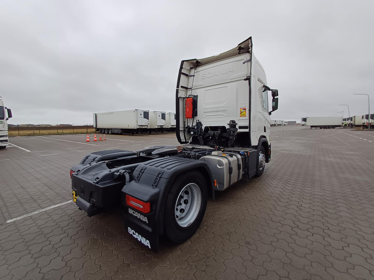 Scania R450 CR20H Retarder ACC - Tractor truck: picture 3 Scania R450 CR20H Retarder ACC - Tractor truck: picture 3