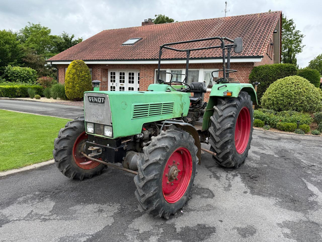 Fendt Farmer 106 (FWA 268S) - Farm tractor: picture 2 Fendt Farmer 106 (FWA 268S) - Farm tractor: picture 2