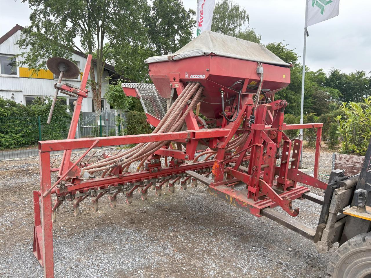 Kverneland DA 400 - Seed drill: picture 1 Kverneland DA 400 - Seed drill: picture 1