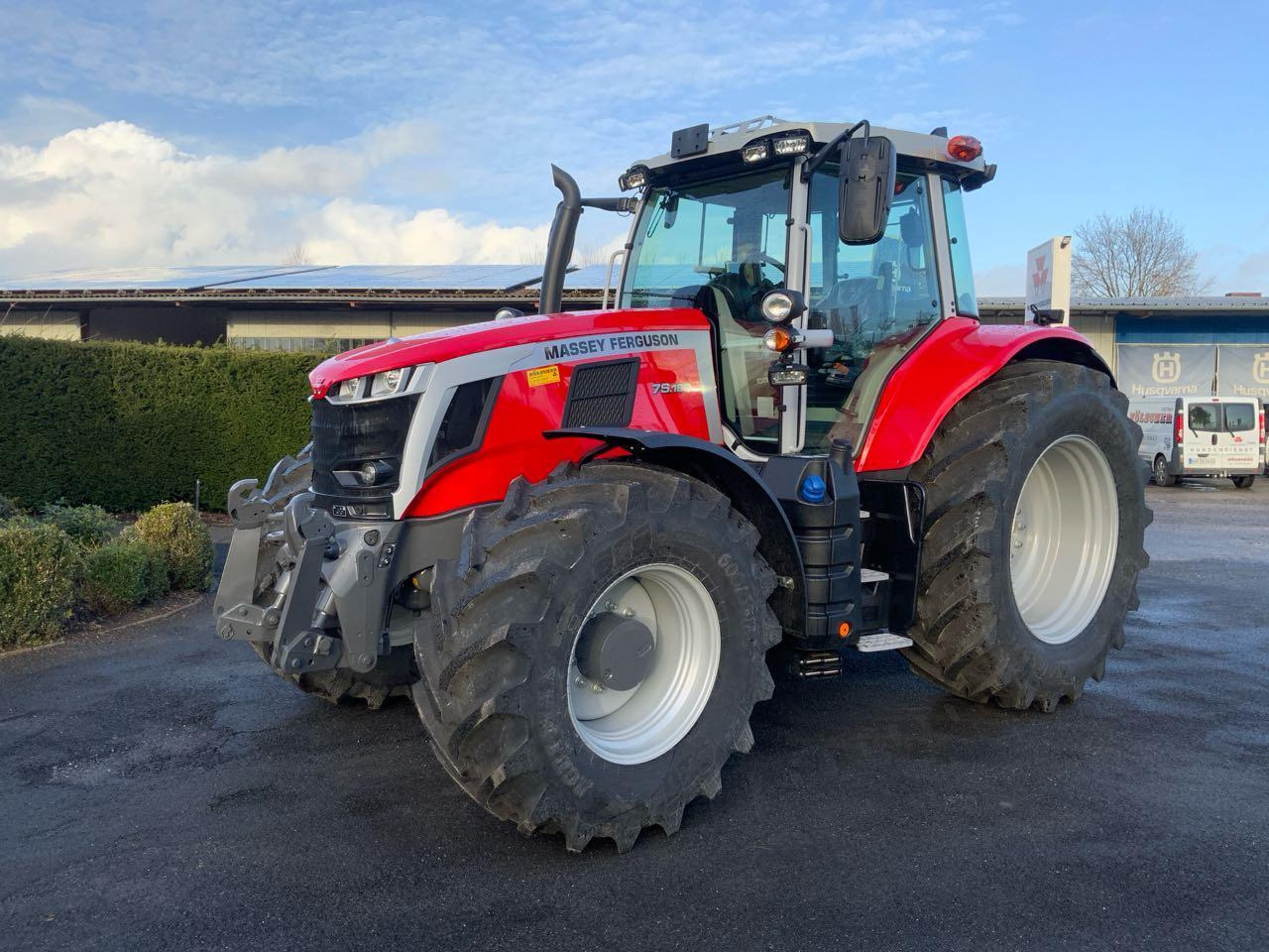 Massey Ferguson MF 7S.180 DYNA-VT - Farm tractor: picture 1 Massey Ferguson MF 7S.180 DYNA-VT - Farm tractor: picture 1