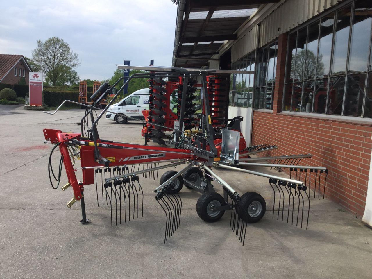 Massey Ferguson RK 451 DN - Tedder/ Rake: picture 3 Massey Ferguson RK 451 DN - Tedder/ Rake: picture 3