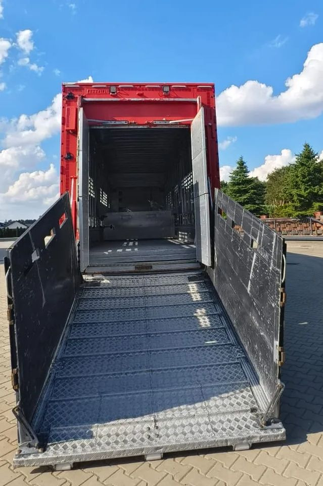Pezzaioli 2017 / 3 POZIOMY / TRANSPORT ZWIERZĄT / HYDRAULIKA / STEROWANIE PILOTEM/ PODNOSZONY DACH / - Livestock semi-trailer: picture 4 Pezzaioli 2017 / 3 POZIOMY / TRANSPORT ZWIERZĄT / HYDRAULIKA / STEROWANIE PILOTEM/ PODNOSZONY DACH / - Livestock semi-trailer: picture 4