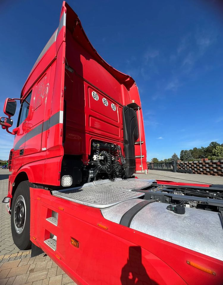 DAF XF 530 Super Space Cab | RETARDER | KLIMATYZACJA | EURO 6 | 2018 | 530 000 km - Tractor truck: picture 5 DAF XF 530 Super Space Cab | RETARDER | KLIMATYZACJA | EURO 6 | 2018 | 530 000 km - Tractor truck: picture 5
