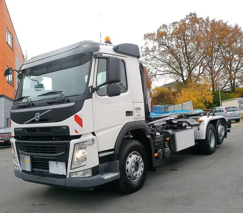 Volvo FM 410 • 6x2 • Meiller z systemem HDS (roll-off) • Euro 6 • Przebieg 251235 km • - Hook lift truck: picture 3 Volvo FM 410 • 6x2 • Meiller z systemem HDS (roll-off) • Euro 6 • Przebieg 251235 km • - Hook lift truck: picture 3